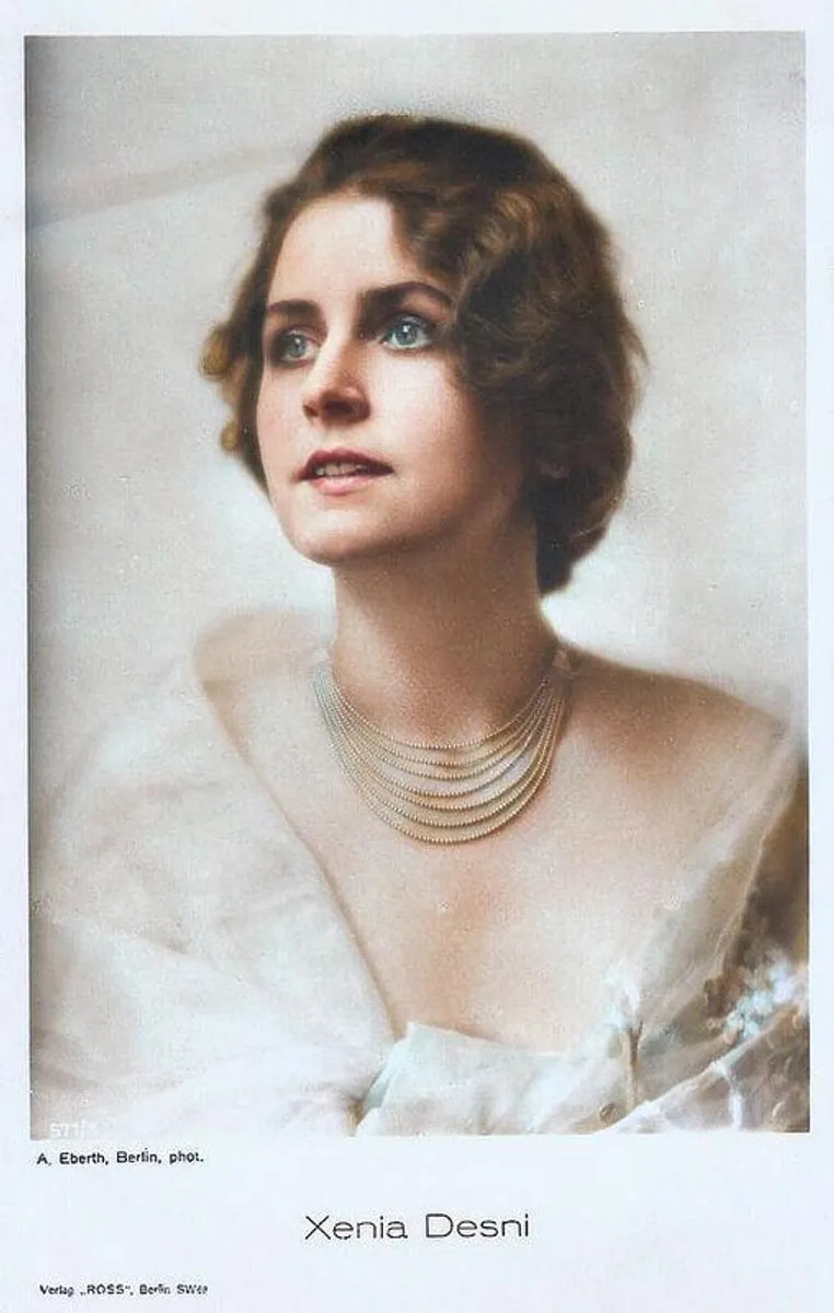 Ксенія Десні А, Еберт, Берлін