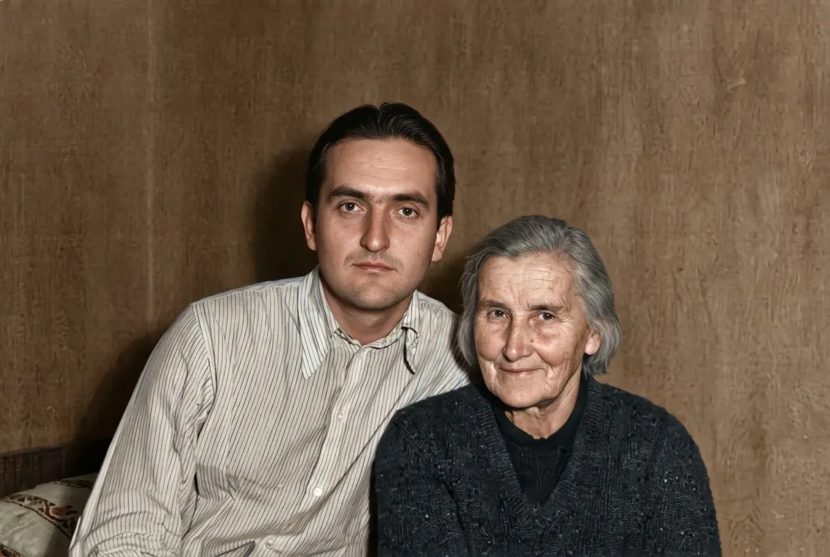 Olena Stepaniv with her son Yaroslav Dashkevych, 1958