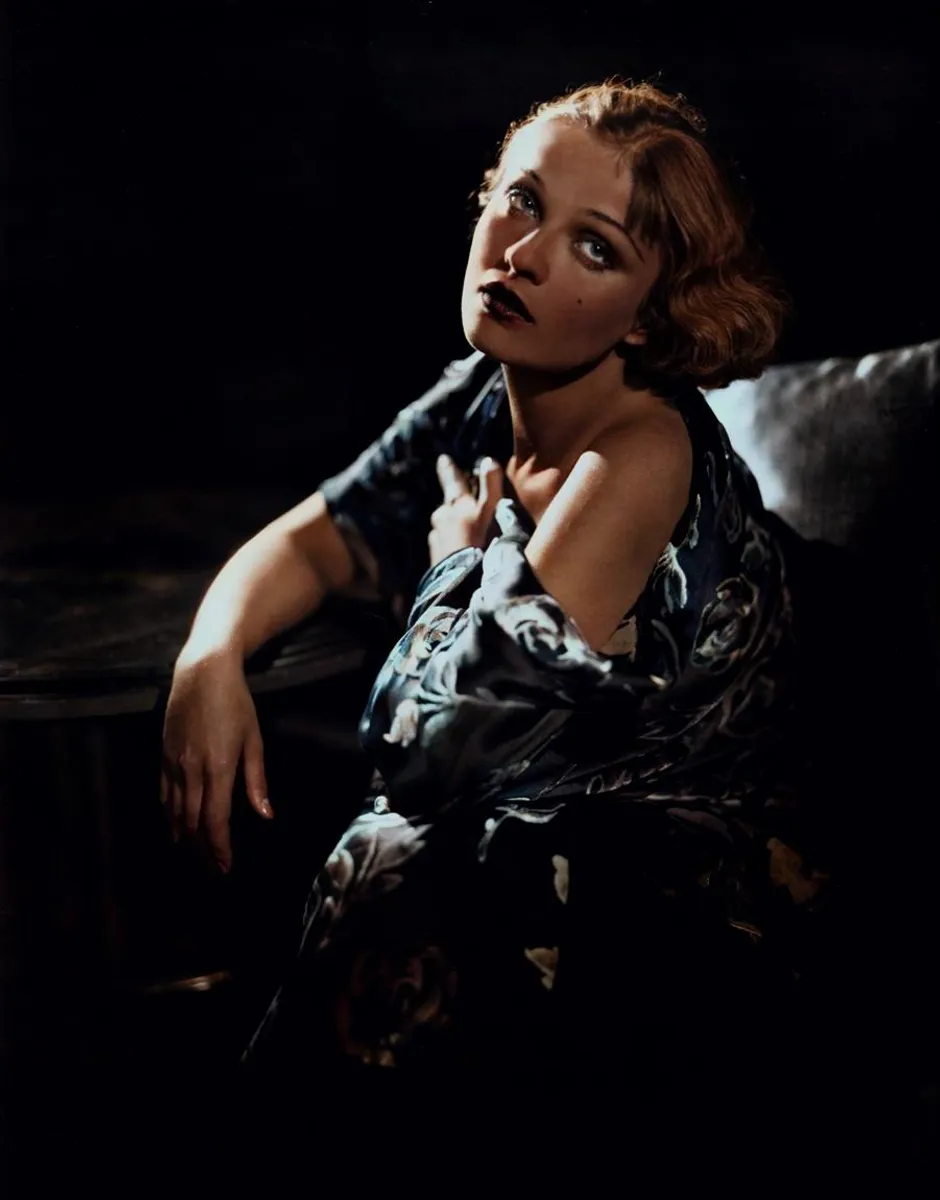 Anna Sten in Nana (1934), dark room