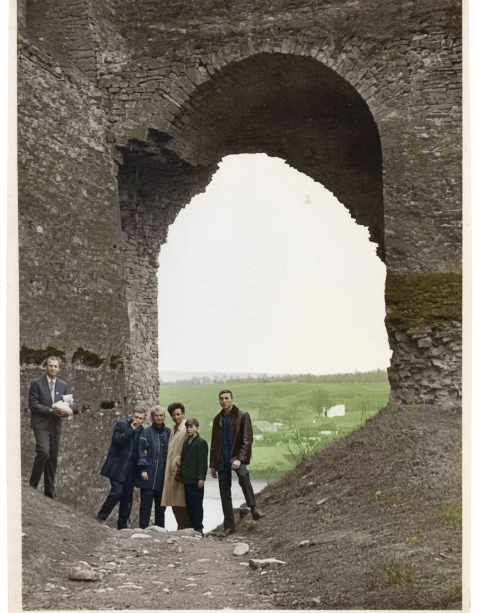 20. Alla Gorska Z Druzyami Shistdesyatnikami U Kremeneczi 1963 R