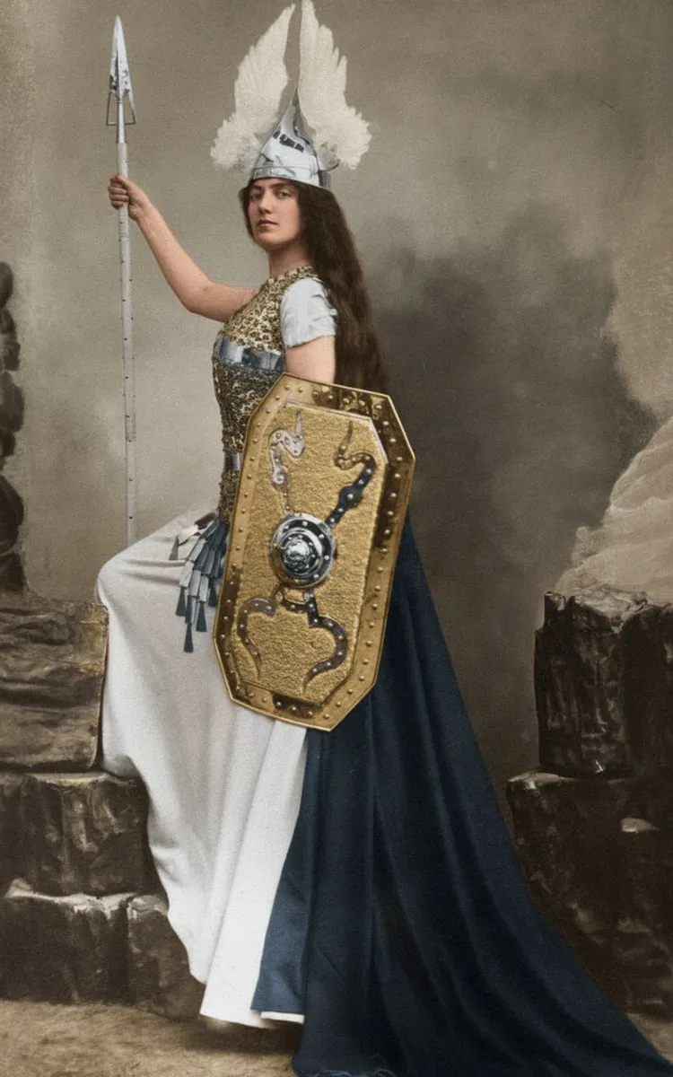 Вражаючі костюми Крушельницьої