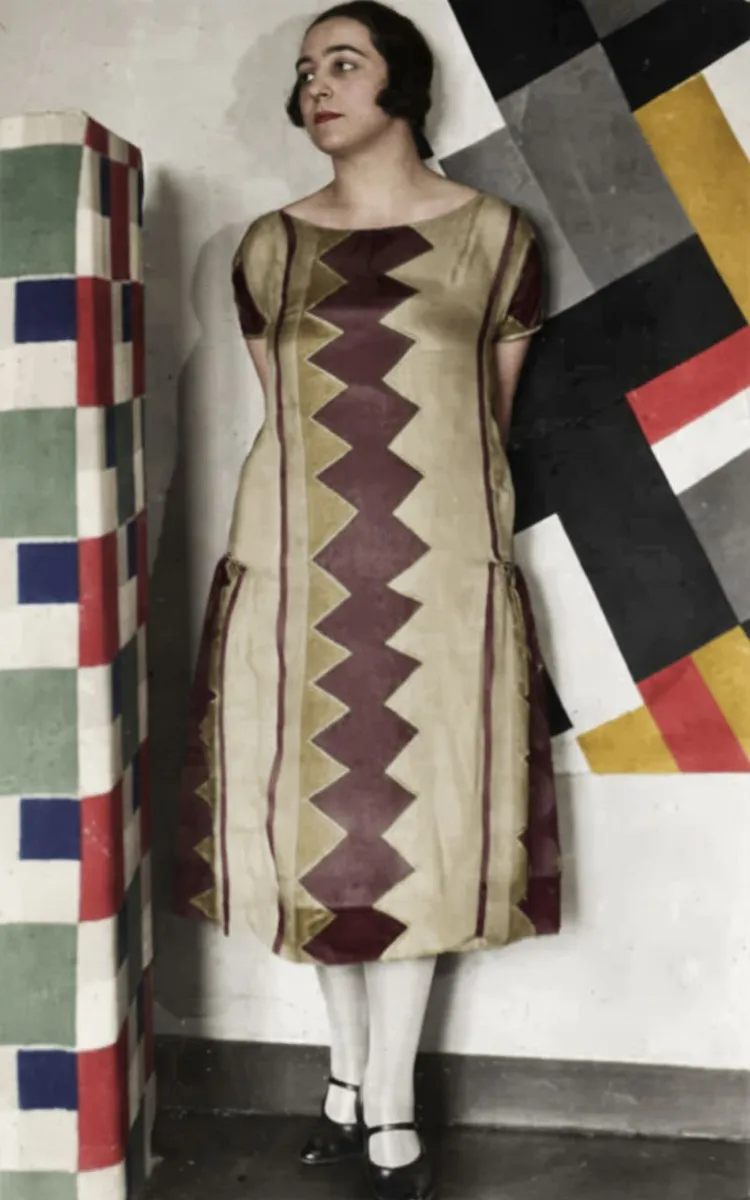 Соня Делоне в сукні з патернами