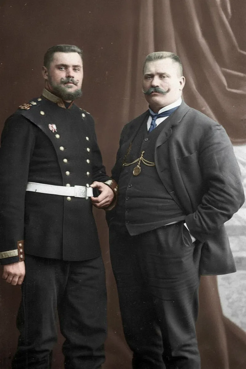 Іван Піддубний (справа) з одним із своїх молодших братів