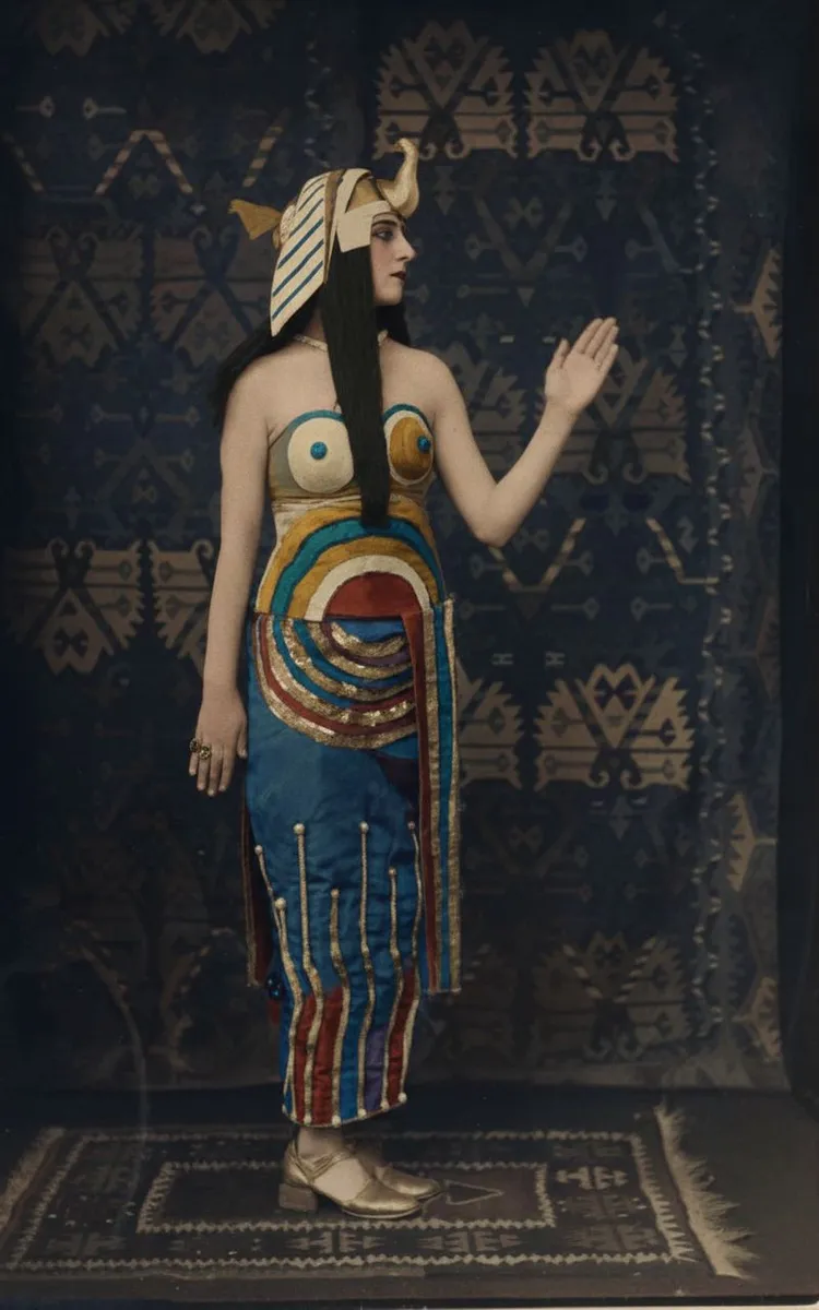 Клеопатра, 1918. Костюм розроблено Сонею Делоне.