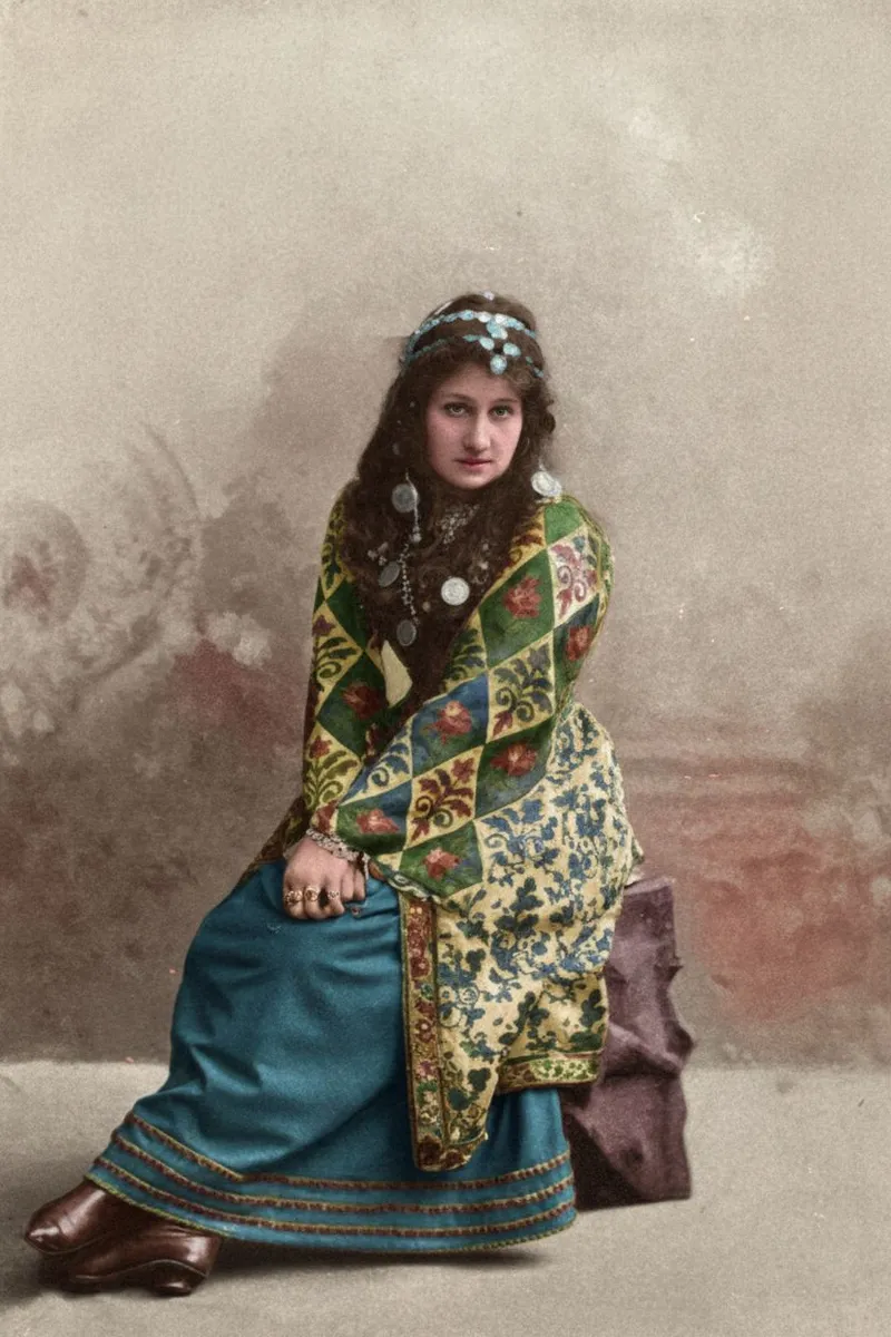 Maria Zankovetska as the gypsy Aza