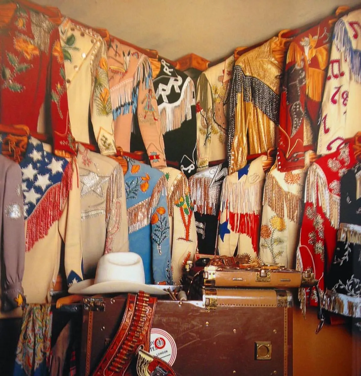 Колекція речей створений Нута Котляренко (Nudie Cohn) Колекція речей створений Нута Котляренко (Nudie Cohn)