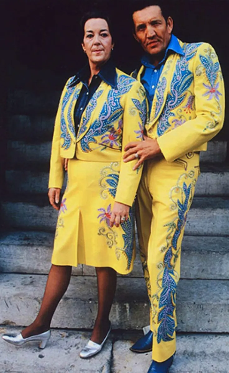 Карл та Перл Батлер у костюмах красуні-родео з України, Нюді Кон Карл та Перл Батлер у костюмах красуні-родео з України, Нюді Кон